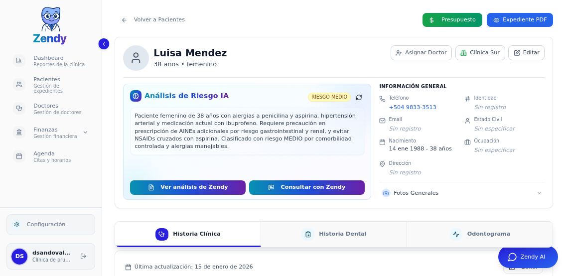 Vista del tab de Historia Clínica con el formulario médico