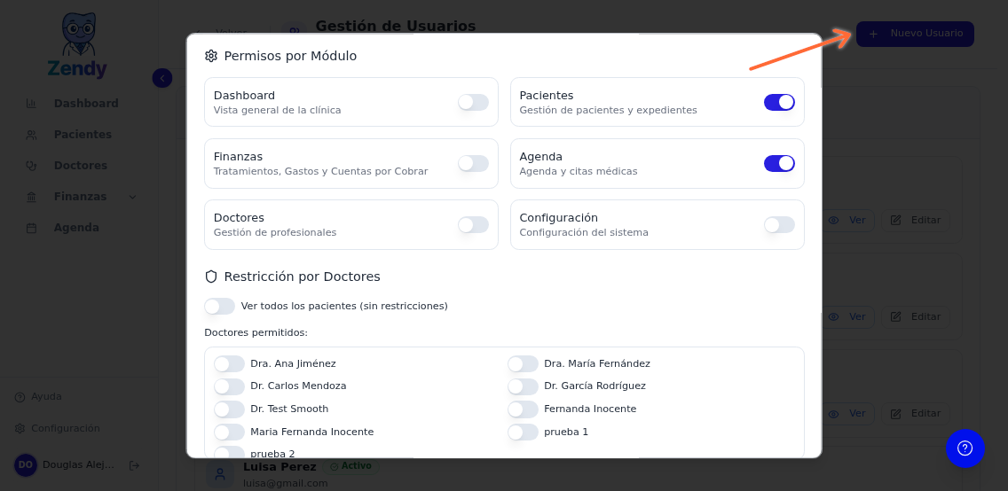 Botón Crear Usuario al final del formulario