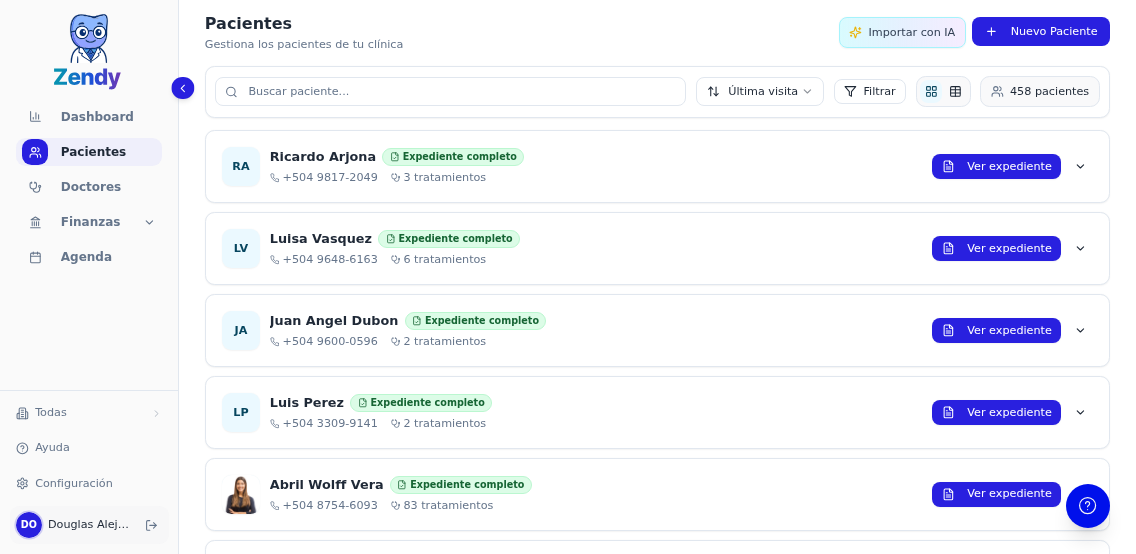 Interfaz de carga de archivos para importación con IA