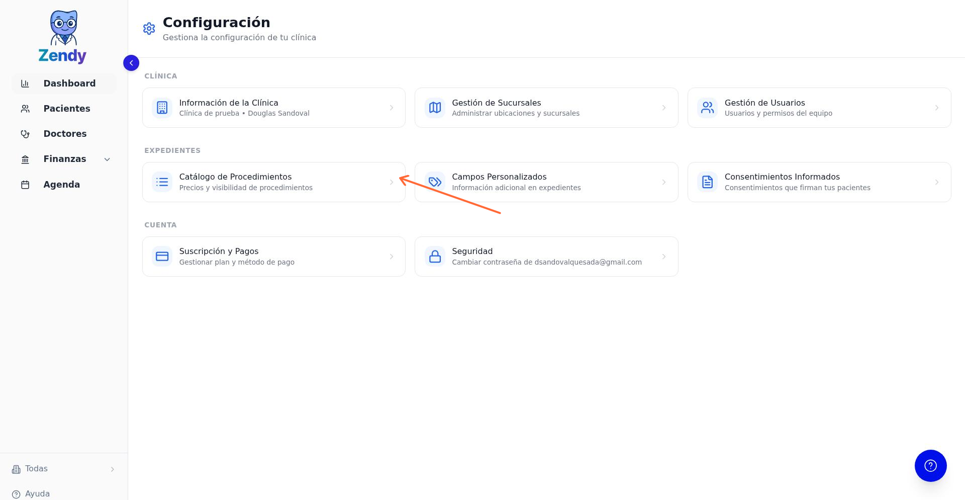 Página de configuración de la clínica mostrando la opción Catálogo de Procedimientos